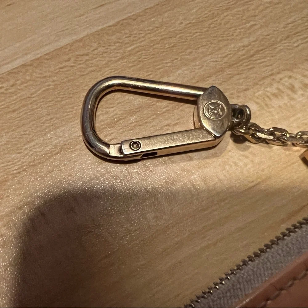 Louis Vuitton Key Cles Pochette Keychain Change Monogram Vernis Coin Pouch LV - Picture 2 of 14